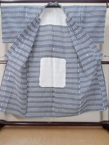 画像2: M0620T  浴衣(日本製) 男性用着物  綿麻   白, 抽象的模様 【中古】 【USED】 【リサイクル】 ★★☆☆☆ (2)