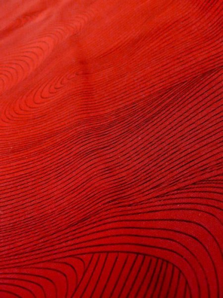 画像9: M0627A  羽織 女性用着物 裏地:化繊混合、つぎはぎあり シルク(正絹)   赤色, ぼかし 【中古】 【USED】 【リサイクル】 ★★★☆☆ (9)