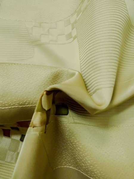 画像11: M0627F  羽織 女性用着物  シルク(正絹)  淡い ベージュ, 抽象的模様 【中古】 【USED】 【リサイクル】 ★★★☆☆ (11)