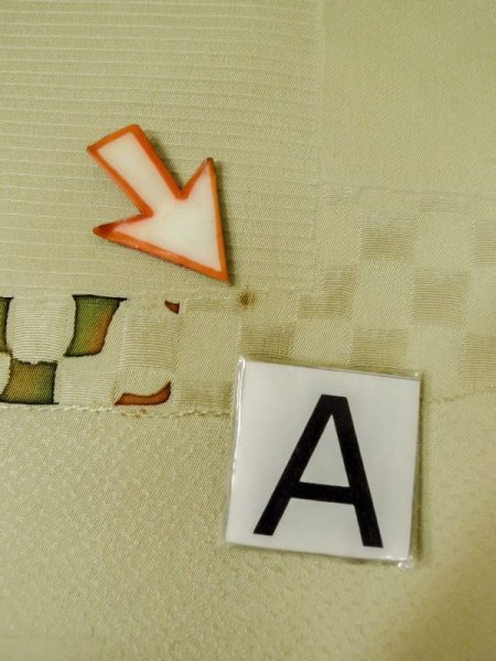 画像14: M0627F  羽織 女性用着物  シルク(正絹)  淡い ベージュ, 抽象的模様 【中古】 【USED】 【リサイクル】 ★★★☆☆ (14)