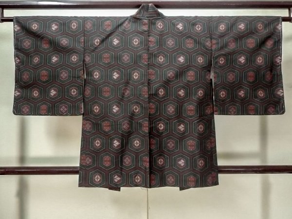 画像2: M0627O  羽織 女性用着物 韓国紬 シルク(正絹)  深い 黒, 花 【中古】 【USED】 【リサイクル】 ★★☆☆☆ (2)