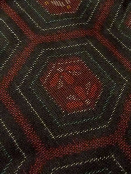 画像10: M0627O  羽織 女性用着物 韓国紬 シルク(正絹)  深い 黒, 花 【中古】 【USED】 【リサイクル】 ★★☆☆☆ (10)