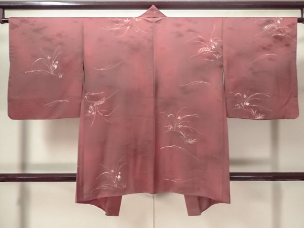 画像2: M0627S  羽織 女性用着物  シルク(正絹)  深い 赤色, 花 【中古】 【USED】 【リサイクル】 ★★☆☆☆ (2)