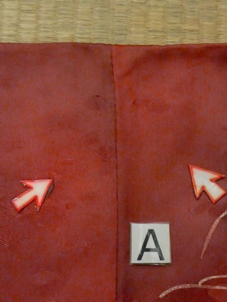 画像15: M0627S  羽織 女性用着物  シルク(正絹)  深い 赤色, 花 【中古】 【USED】 【リサイクル】 ★★☆☆☆ (15)