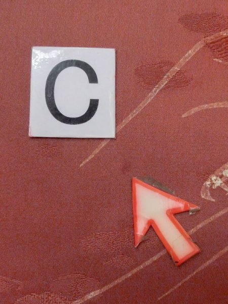 画像17: M0627S  羽織 女性用着物  シルク(正絹)  深い 赤色, 花 【中古】 【USED】 【リサイクル】 ★★☆☆☆ (17)