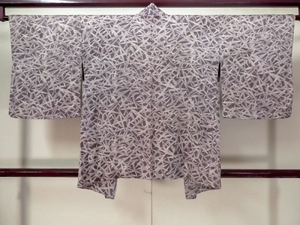 画像2: M0627Z  羽織 女性用着物  シルク(正絹) 薄い 灰色がかった 紫色, 笹 【中古】 【USED】 【リサイクル】 ★☆☆☆☆ (2)