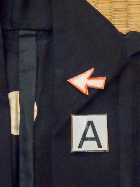 画像9: M0704G  単衣 男性用着物  シルク(正絹)   黒,  【中古】 【USED】 【リサイクル】 ★☆☆☆☆ (9)