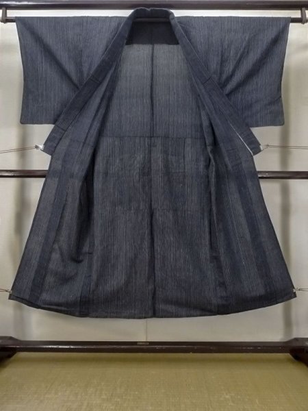 画像2: M0704O  単衣 男性用着物  シルク(正絹)   灰色, 抽象的模様 【中古】 【USED】 【リサイクル】 ★★★☆☆ (2)