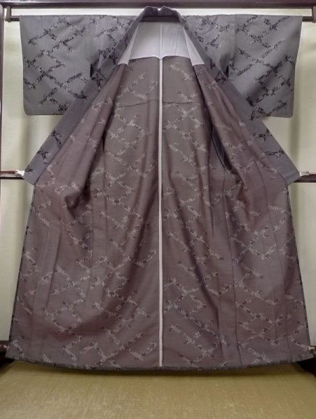 画像2: M0704T  単衣 女性用着物  シルク(正絹)   灰色, 葉 【中古】 【USED】 【リサイクル】 ★☆☆☆☆ (2)