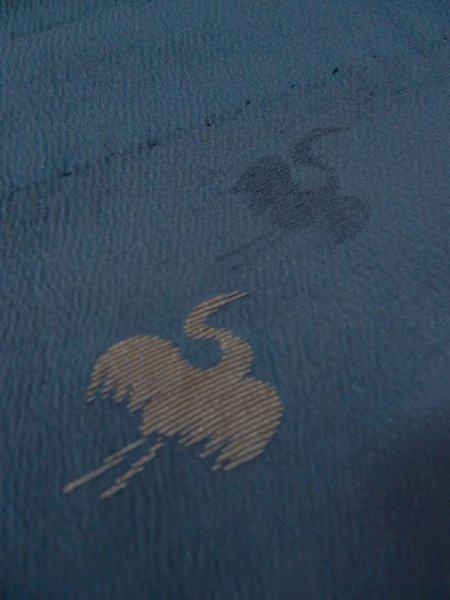 画像8: M0704U  単衣 女性用着物  シルク（正絹）   紺, 鶴 【中古】 【USED】 【リサイクル】 ★☆☆☆☆ (8)