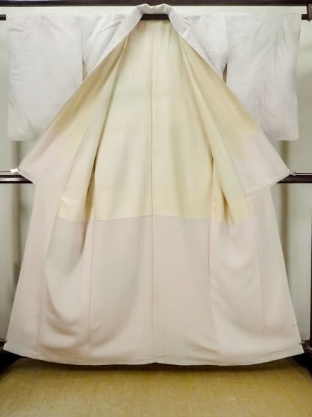 画像2: M0705D  織 女性用着物  シルク（正絹）  淡い 桃色, 草 薄い【中古】 【USED】 【リサイクル】 ★☆☆☆☆ (2)