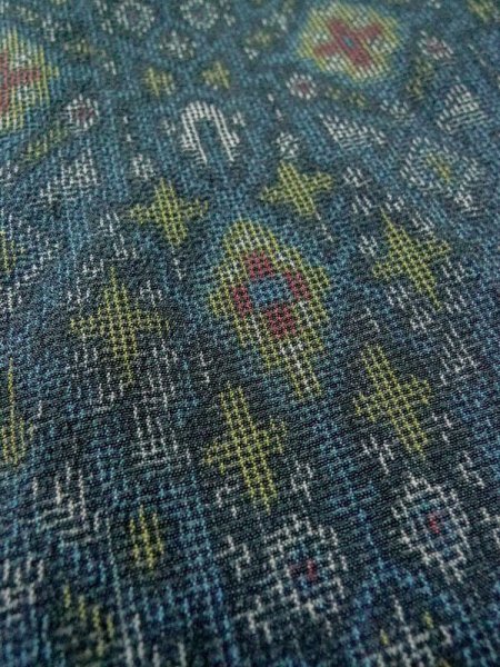 画像8: M0713A  塩沢紬 女性用着物  シルク(正絹)   マルチカラー, 十字 【中古】 【USED】 【リサイクル】 ★★★☆☆ (8)