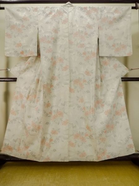 画像1: M0713C  単衣 女性用着物  シルク（正絹）  薄い 灰色, 花 【中古】 【USED】 【リサイクル】 ★★★☆☆ (1)