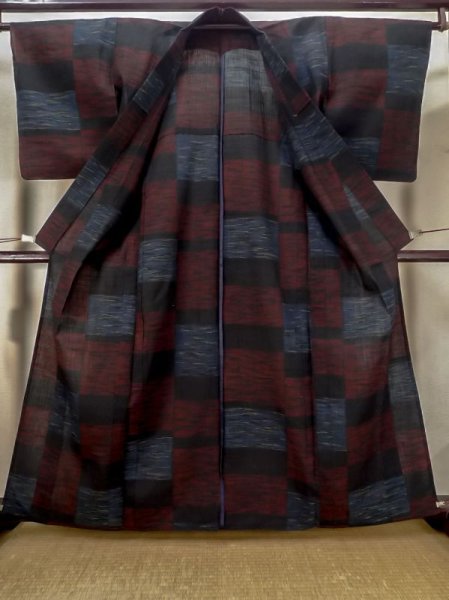 画像2: M0713D  単衣 女性用着物  シルク(正絹)   黒, 四角 【中古】 【USED】 【リサイクル】 ★★★☆☆ (2)