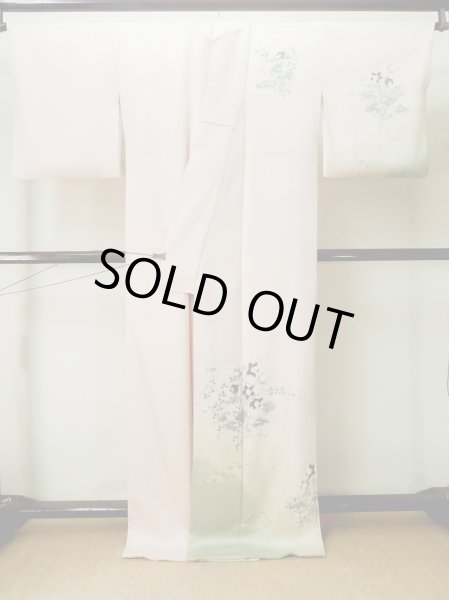 画像2: M0720C Mint  訪問着 女性用着物  シルク（正絹）  淡い 桃色, 花 【中古】 【USED】 【リサイクル】 ★★★★☆ (2)