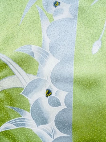 画像3: M0720D Mint  小紋 女性用着物  シルク(正絹)  光沢のある 黄緑色, 花 【中古】 【USED】 【リサイクル】 ★★★★☆ (3)