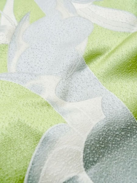 画像8: M0720D Mint  小紋 女性用着物  シルク(正絹)  光沢のある 黄緑色, 花 【中古】 【USED】 【リサイクル】 ★★★★☆ (8)