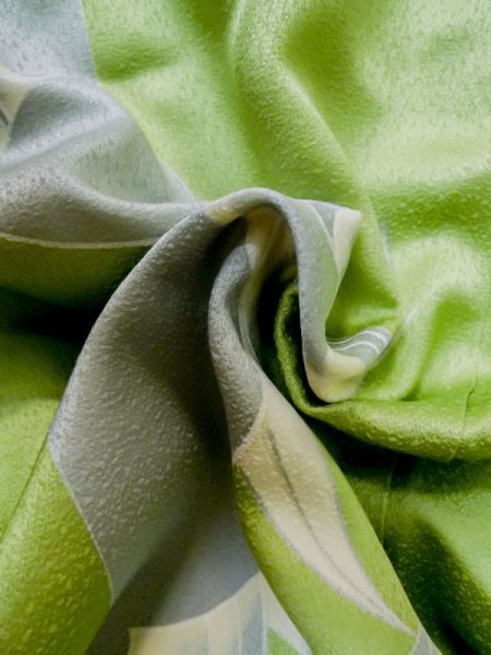 画像12: M0720D Mint  小紋 女性用着物  シルク(正絹)  光沢のある 黄緑色, 花 【中古】 【USED】 【リサイクル】 ★★★★☆ (12)