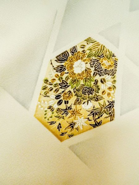 画像5: M0720E  小紋 女性用着物  シルク(正絹)   オフ ホワイト, 花 【中古】 【USED】 【リサイクル】 ★★☆☆☆ (5)