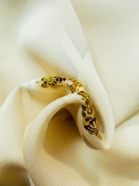 画像13: M0720E  小紋 女性用着物  シルク(正絹)   オフ ホワイト, 花 【中古】 【USED】 【リサイクル】 ★★☆☆☆ (13)