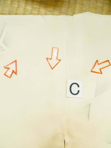 画像17: M0720E  小紋 女性用着物  シルク(正絹)   オフ ホワイト, 花 【中古】 【USED】 【リサイクル】 ★★☆☆☆ (17)