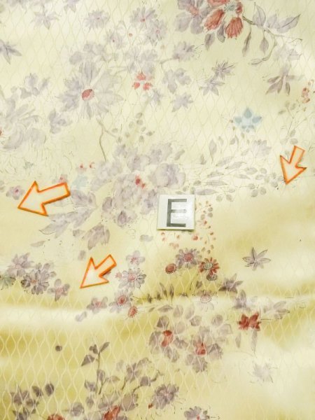 画像18: M0720F  小紋 女性用着物  シルク（正絹）   アイボリー, 花 【中古】 【USED】 【リサイクル】 ★★☆☆☆ (18)