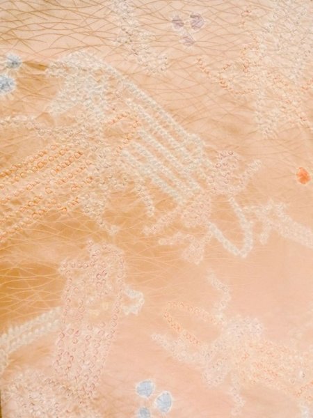 画像4: M0720J Mint  小紋 女性用着物 琴、三味線柄 シルク(正絹) 淡い 薄い 珊瑚色, 抽象的模様 【中古】 【USED】 【リサイクル】 ★★★★☆ (4)