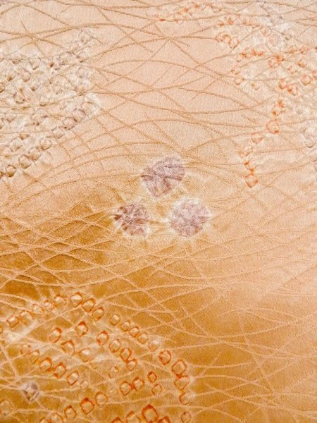 画像5: M0720J Mint  小紋 女性用着物 琴、三味線柄 シルク(正絹) 淡い 薄い 珊瑚色, 抽象的模様 【中古】 【USED】 【リサイクル】 ★★★★☆ (5)