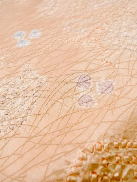 画像10: M0720J Mint  小紋 女性用着物 琴、三味線柄 シルク(正絹) 淡い 薄い 珊瑚色, 抽象的模様 【中古】 【USED】 【リサイクル】 ★★★★☆ (10)