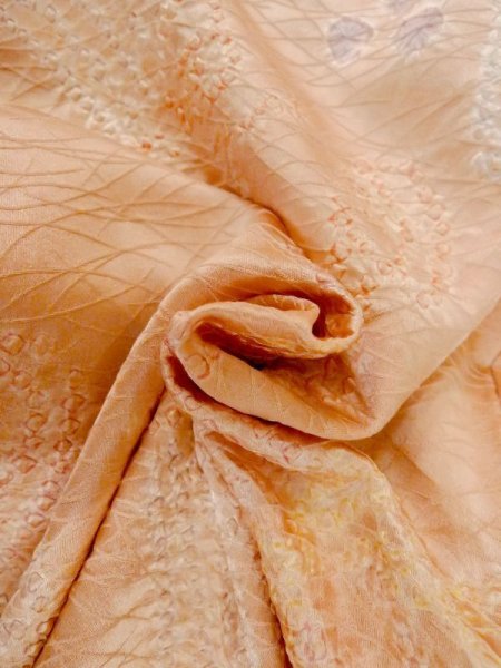 画像12: M0720J Mint  小紋 女性用着物 琴、三味線柄 シルク(正絹) 淡い 薄い 珊瑚色, 抽象的模様 【中古】 【USED】 【リサイクル】 ★★★★☆ (12)