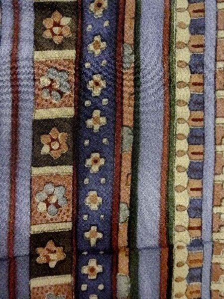 画像6: M0720K Mint  小紋 女性用着物  シルク(正絹)  淡い マルチカラー, 花 【中古】 【USED】 【リサイクル】 ★★★★☆ (6)