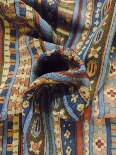 画像12: M0720K Mint  小紋 女性用着物  シルク(正絹)  淡い マルチカラー, 花 【中古】 【USED】 【リサイクル】 ★★★★☆ (12)