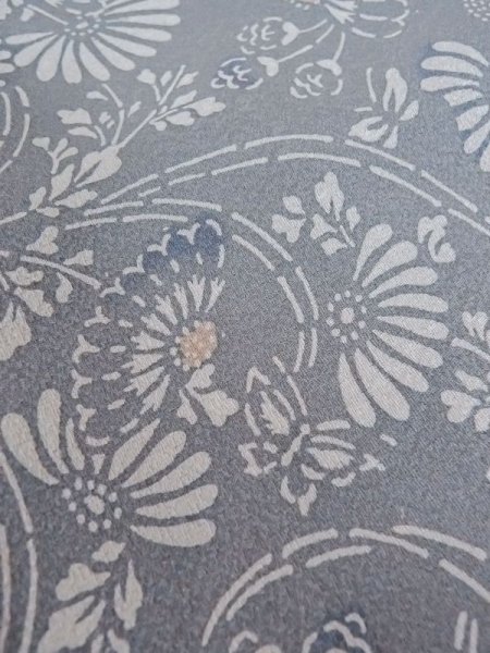 画像10: M0720N  小紋 女性用着物  シルク(正絹)  淡い 灰色, 花 【中古】 【USED】 【リサイクル】 ★★★☆☆ (10)