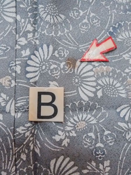 画像15: M0720N  小紋 女性用着物  シルク(正絹)  淡い 灰色, 花 【中古】 【USED】 【リサイクル】 ★★★☆☆ (15)