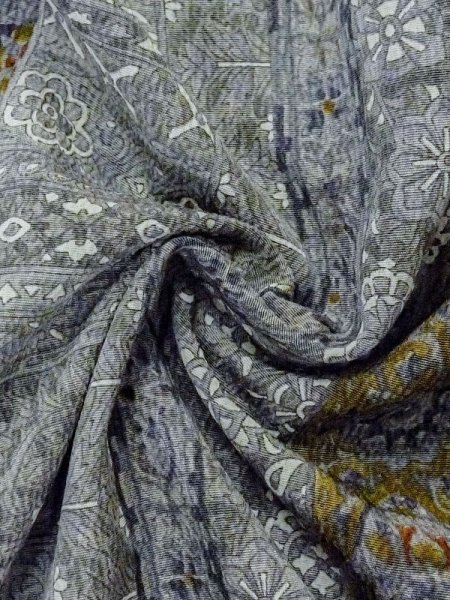 画像11: M0720Q  小紋 女性用着物  シルク(正絹)   灰色, 花 【中古】 【USED】 【リサイクル】 ★★★☆☆ (11)