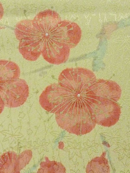 画像5: M0720S  小紋 女性用着物  シルク(正絹) 淡い 灰色がかった 黄緑色, 梅 【中古】 【USED】 【リサイクル】 ★★★☆☆ (5)