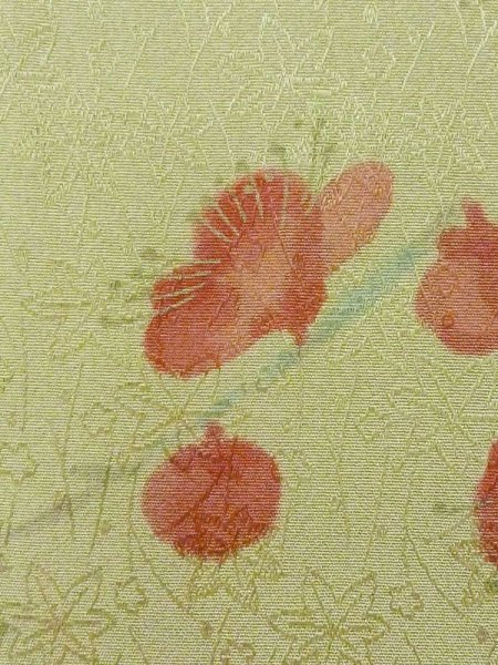 画像6: M0720S  小紋 女性用着物  シルク(正絹) 淡い 灰色がかった 黄緑色, 梅 【中古】 【USED】 【リサイクル】 ★★★☆☆ (6)