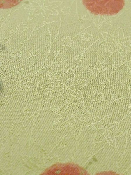 画像9: M0720S  小紋 女性用着物  シルク(正絹) 淡い 灰色がかった 黄緑色, 梅 【中古】 【USED】 【リサイクル】 ★★★☆☆ (9)