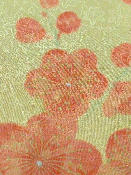 画像10: M0720S  小紋 女性用着物  シルク(正絹) 淡い 灰色がかった 黄緑色, 梅 【中古】 【USED】 【リサイクル】 ★★★☆☆ (10)