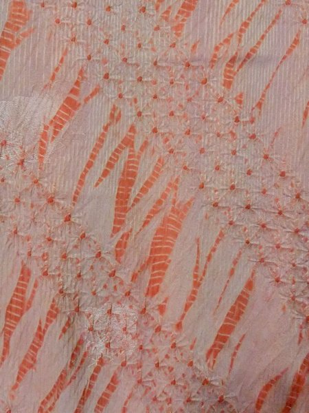 画像3: M0720U Mint  小紋 女性用着物  シルク(正絹)  灰色がかった 珊瑚色, 抽象的模様 【中古】 【USED】 【リサイクル】 ★★★★☆ (3)