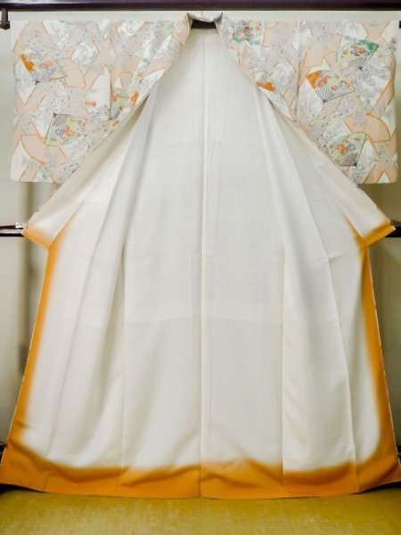 画像2: M0720V Mint  小紋 女性用着物  シルク(正絹)  薄い 橙色, ぼたん 【中古】 【USED】 【リサイクル】 ★★★★☆ (2)