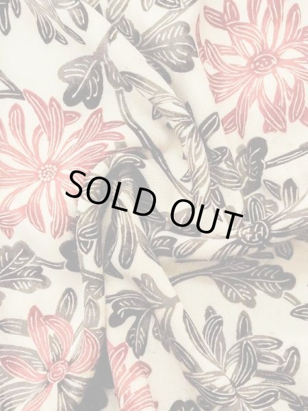 画像9: M0720W  小紋 女性用着物  シルク(正絹)   アイボリー, 菊 【中古】 【USED】 【リサイクル】 ★★☆☆☆ (9)