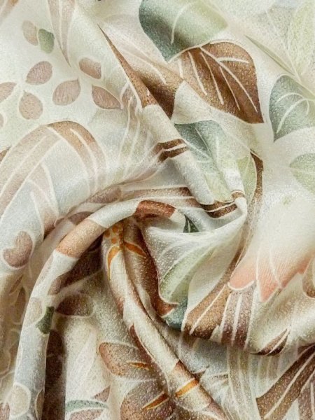 画像11: M0720X  小紋 女性用着物  シルク(正絹)   ベージュ, 花 【中古】 【USED】 【リサイクル】 ★★★★☆ (11)