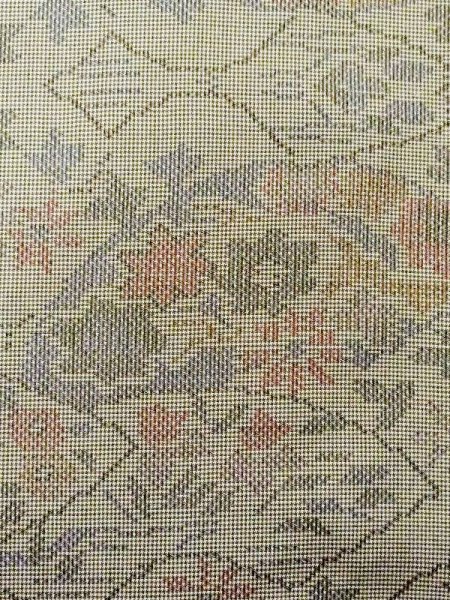 画像6: M0721A Mint  大島紬 女性用着物  シルク（正絹） 淡い 薄い ベージュ, 花 【中古】 【USED】 【リサイクル】 ★★★★★ (6)