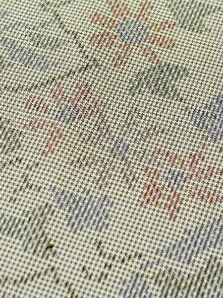 画像8: M0721A Mint  大島紬 女性用着物  シルク（正絹） 淡い 薄い ベージュ, 花 【中古】 【USED】 【リサイクル】 ★★★★★ (8)