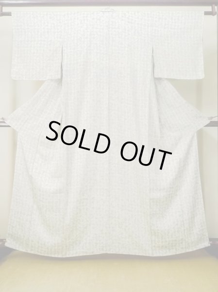 画像1: M0728C Mint  小紋 女性用着物  シルク（正絹）   灰色, 四角 【中古】 【USED】 【リサイクル】 ★★★★☆ (1)