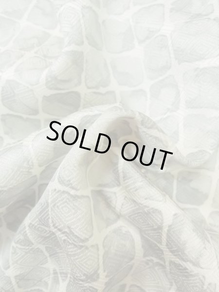 画像9: M0728C Mint  小紋 女性用着物  シルク（正絹）   灰色, 四角 【中古】 【USED】 【リサイクル】 ★★★★☆ (9)