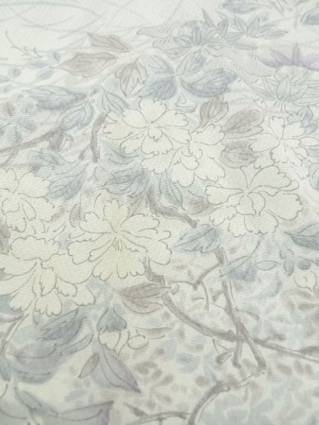 画像9: M0728E  小紋 女性用着物  シルク(正絹)   オフ ホワイト, 花 【中古】 【USED】 【リサイクル】 ★★☆☆☆ (9)