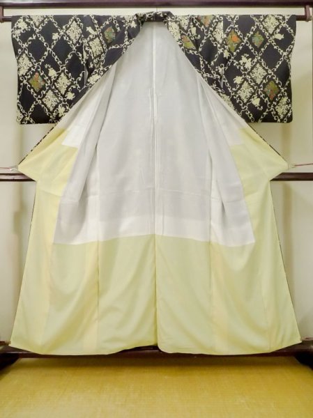 画像2: M0728F  小紋 女性用着物  シルク(正絹)   黒, 花 【中古】 【USED】 【リサイクル】 ★★★☆☆ (2)