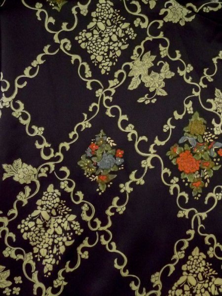 画像3: M0728F  小紋 女性用着物  シルク(正絹)   黒, 花 【中古】 【USED】 【リサイクル】 ★★★☆☆ (3)